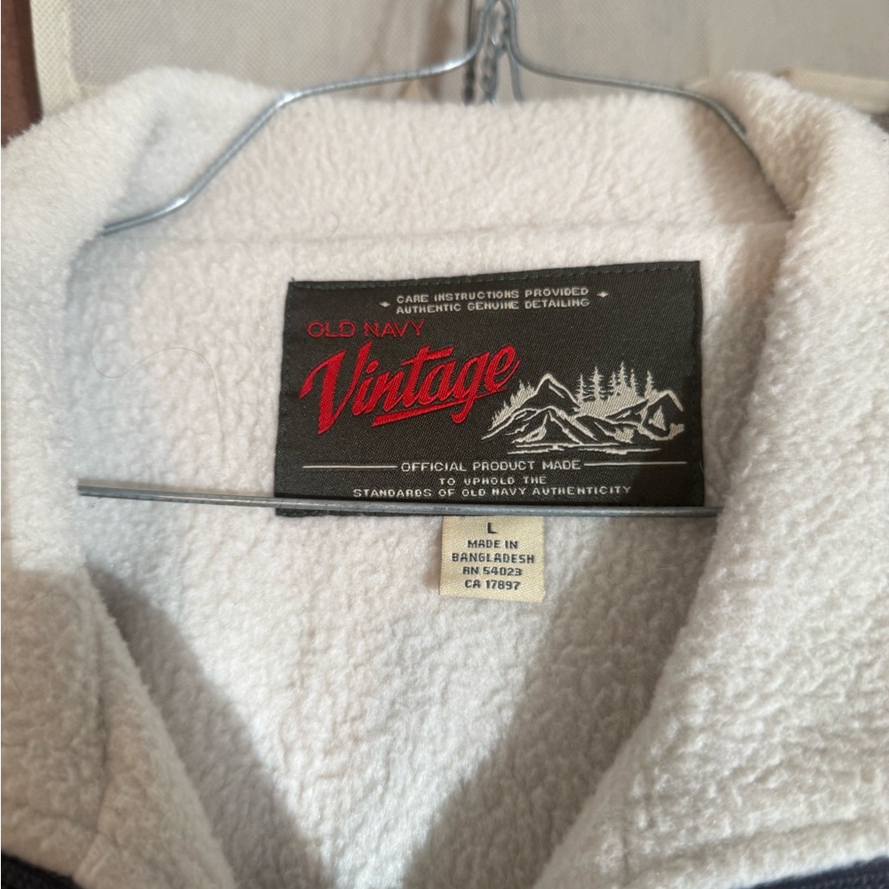 Old Navy Vintage Fleece Jacket in White and Black